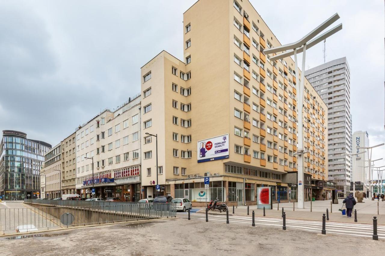 Golden By Renters Apartment